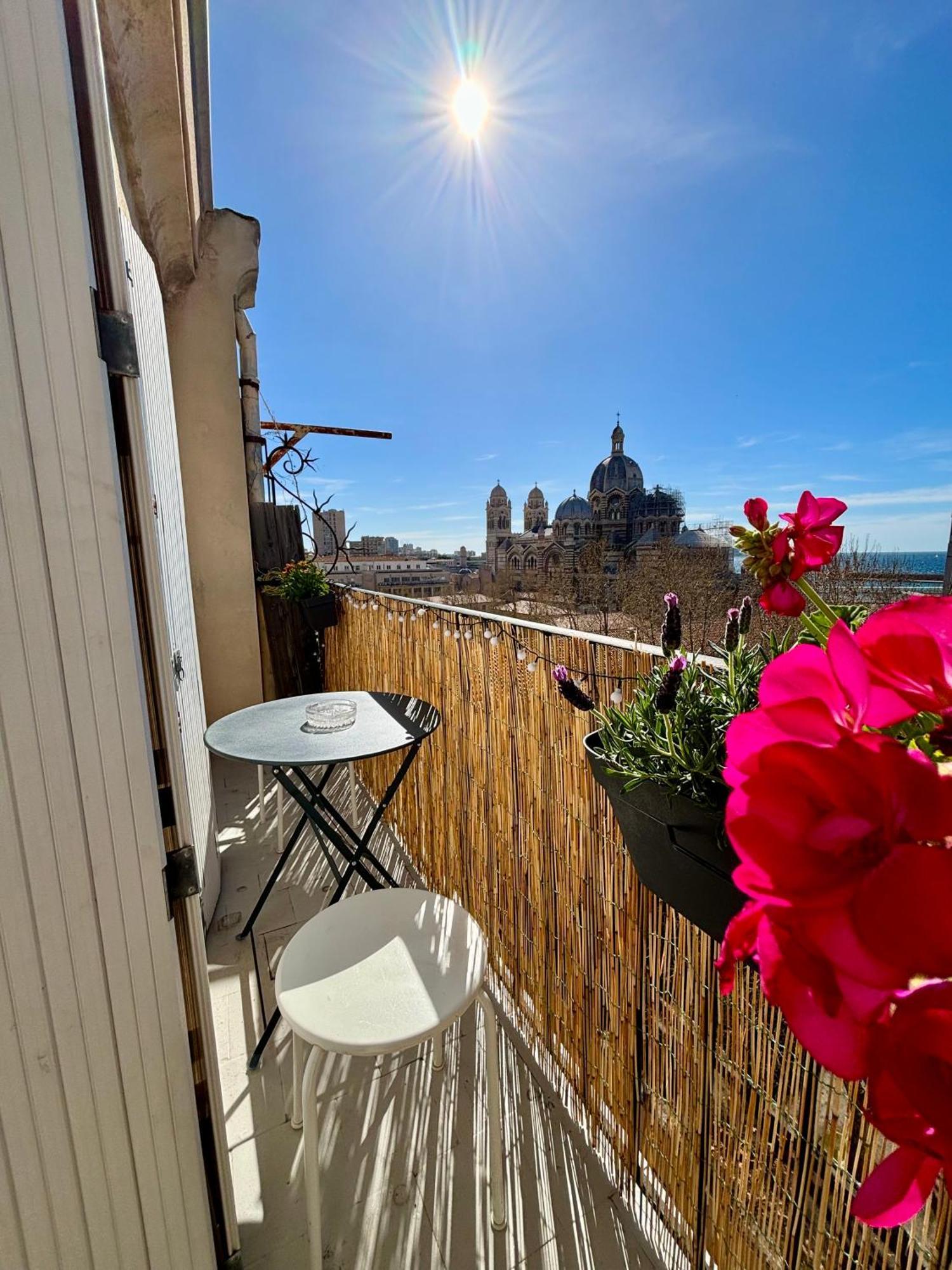 Apartamento Studio Avec Vue Sur La Major Marsella Exterior foto